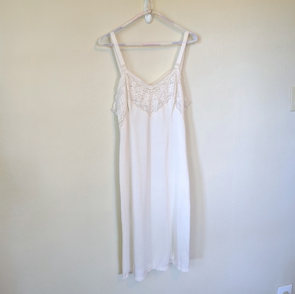Vintage Other - FINAL PRICE 60s Cream Satin and Lace Slip Dress